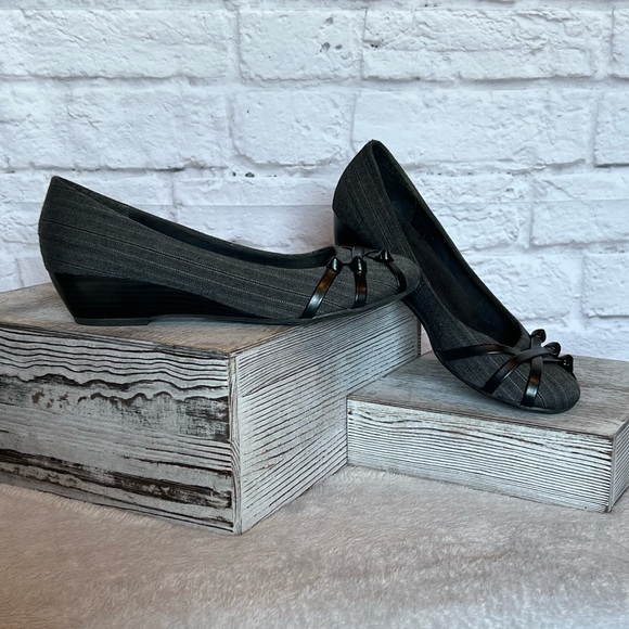 Seychelles Shoes - Seychelles Pinstriped Flats